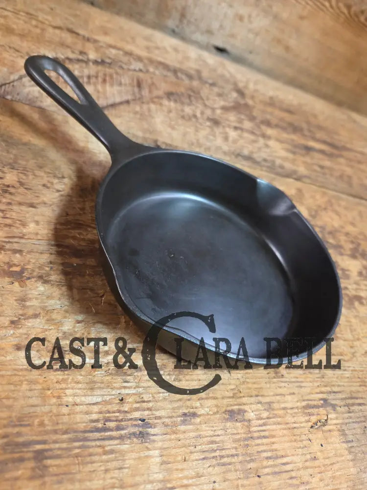 HARD TO FIND! Wagner Made Wertz and Singer #2 Cast Iron Advertising Skillet for Wertz & Singer. Stylized logo Great