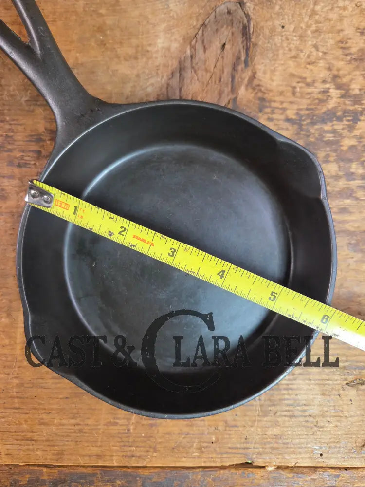 HARD TO FIND! Wagner Made Wertz and Singer #2 Cast Iron Advertising Skillet for Wertz & Singer. Stylized logo Great