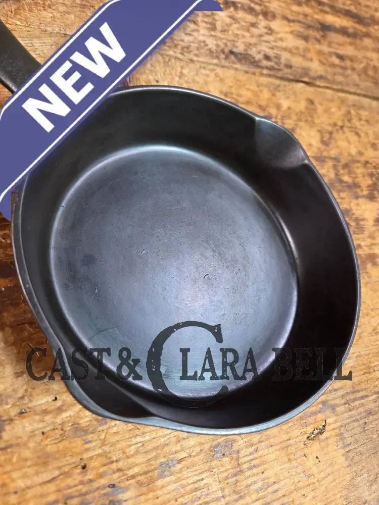 HARD TO FIND! Wagner Made Wertz and Singer #2 Cast Iron Advertising Skillet for Wertz & Singer. Stylized logo Great