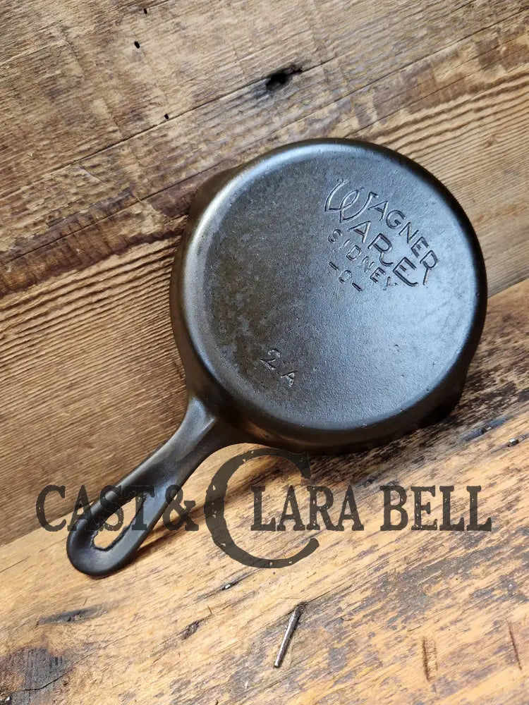 Hard To Find! Wagner Ware #2A Cast Iron Skillet. Stylized Logo Great Collector’s Piece. Sc24