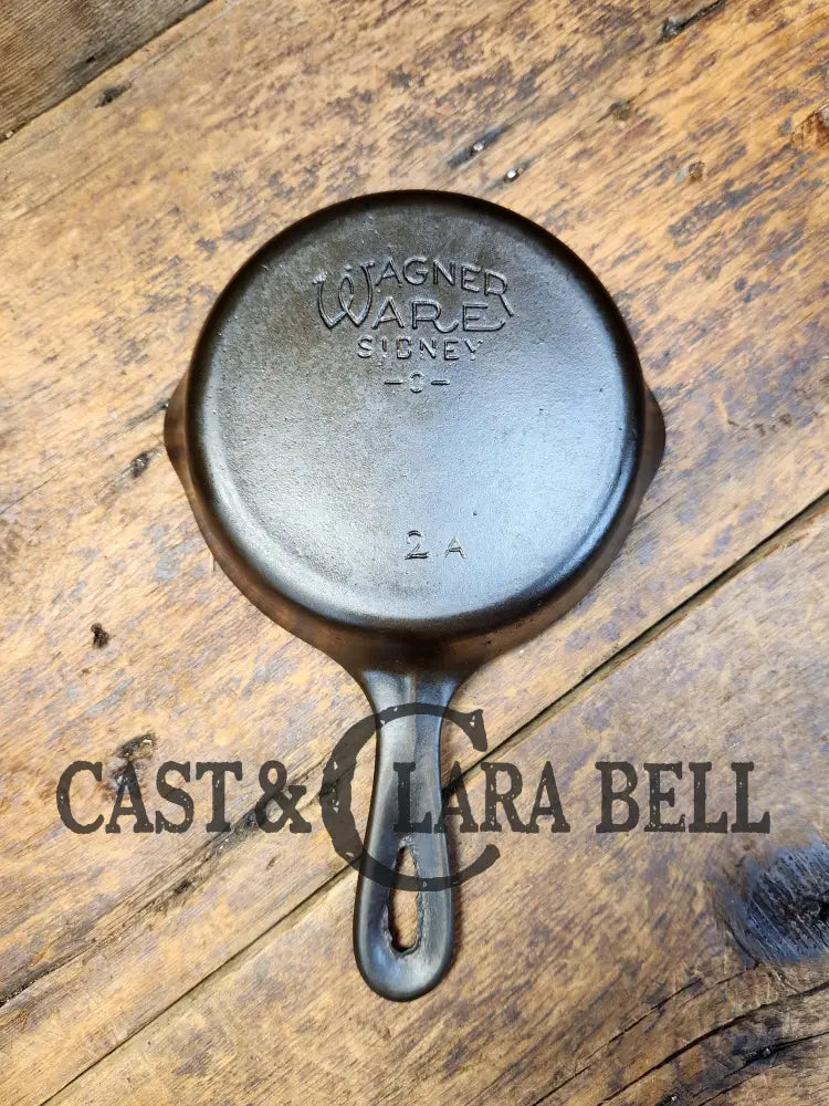 Hard To Find! Wagner Ware #2A Cast Iron Skillet. Stylized Logo Great Collector’s Piece. Sc24