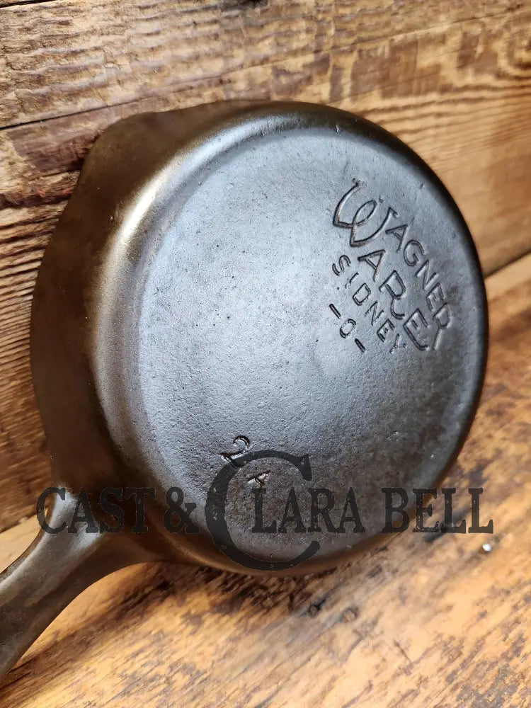 Hard To Find! Wagner Ware #2A Cast Iron Skillet. Stylized Logo Great Collector’s Piece. Sc24