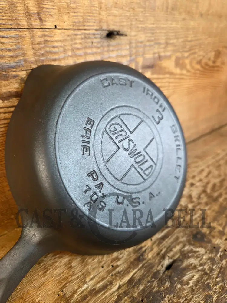Harder to Find! 1910’s Griswold #3 Egg Skillet Large Block Slant Logo 709 A. So cool! - Skillet