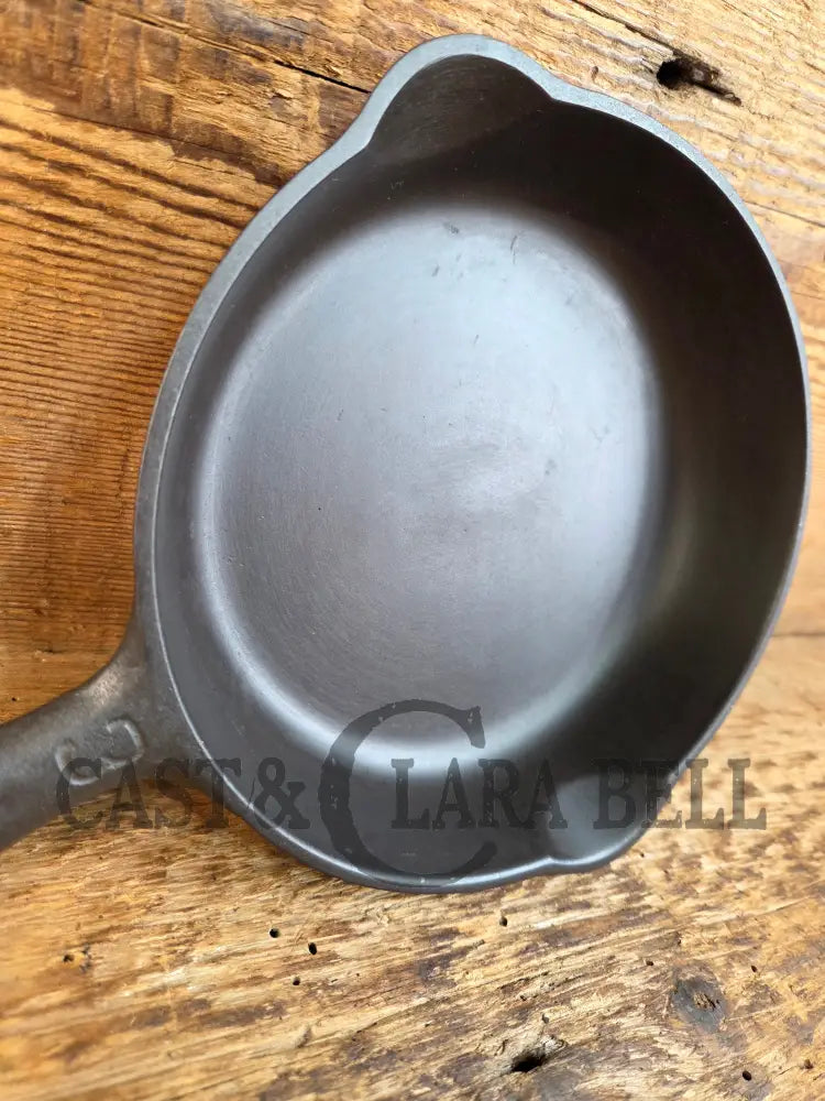 Harder to Find! 1910’s Griswold #3 Egg Skillet Large Block Slant Logo 709 A. So cool! - Skillet