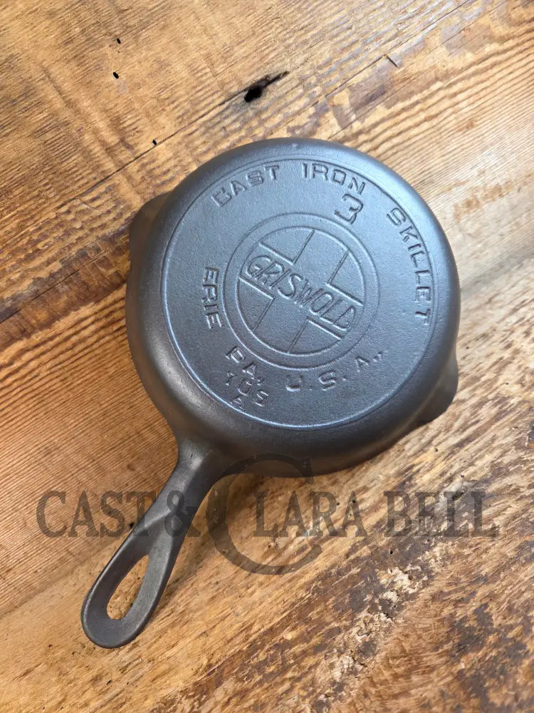 Harder to Find! 1910’s Griswold #3 Egg Skillet Large Block Slant Logo 709 A. So cool! - Skillet