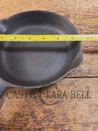 Harder to Find! 1910’s Griswold #3 Egg Skillet Large Block Slant Logo 709. So cool! Skillet