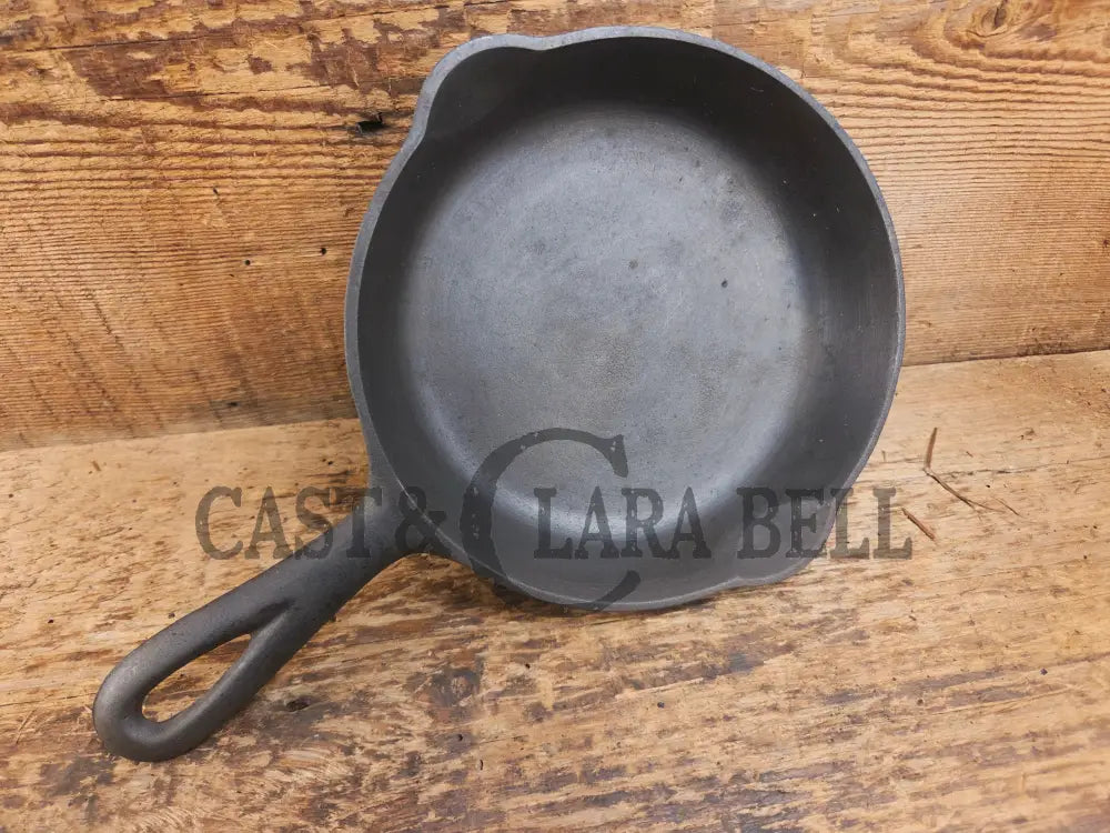Harder to Find! 1910’s Griswold #3 Egg Skillet Large Block Slant Logo 709. So cool! Skillet