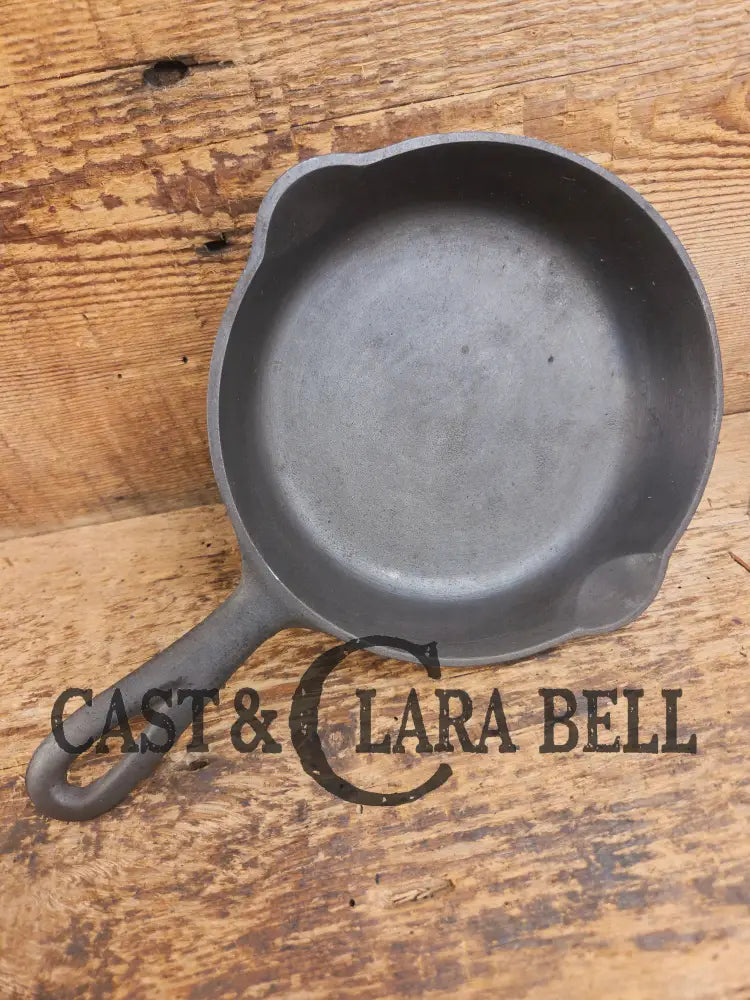 Harder to Find! 1910’s Griswold #3 Egg Skillet Large Block Slant Logo 709. So cool! Skillet