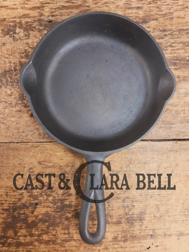 Harder to Find! 1910’s Griswold #3 Egg Skillet Large Block Slant Logo 709. So cool! Skillet