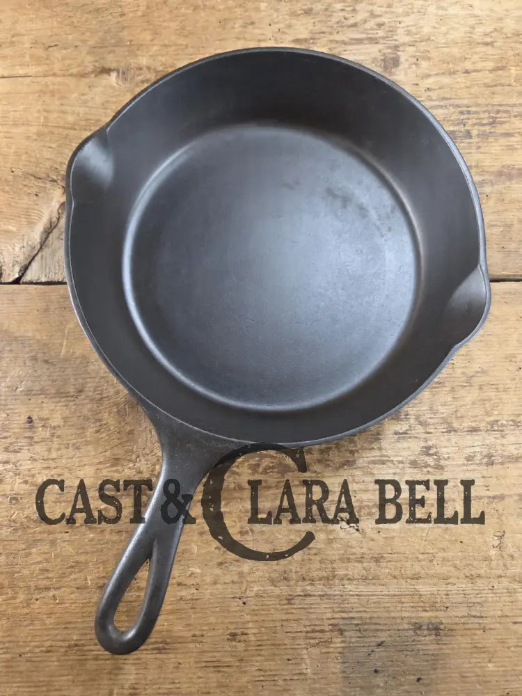 Harder to find 1920’s era Stylized logo Wagner Ware #7 Cast Iron Skillet #7G. Great saute skillet! Skillet