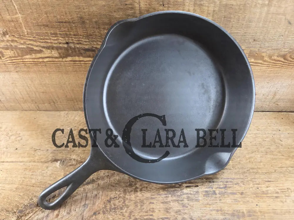 Harder to find 1920’s era Stylized logo Wagner Ware #7 Cast Iron Skillet #7G. Great saute skillet! Skillet