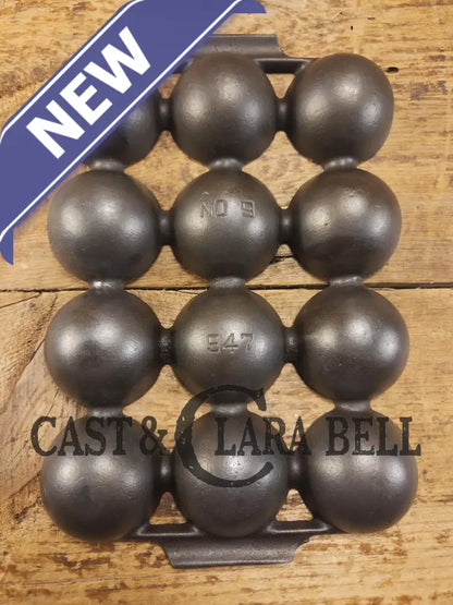 Harder to find! WONDERFUL gift idea or treat for yourself! 1920’s Griswold 12 cup Brownie Pan p/n 947. Variation 5 SC24