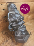 Ho Ho Hold the SHOW!! The Authentic #897/898 Griswold SANTA Cake Mold (Hello Kiddies!). Many copies are out there see