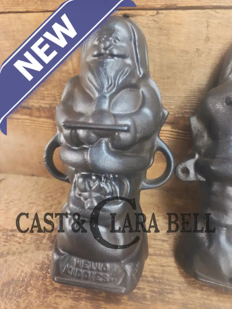 Ho Ho Hold the SHOW!! The Authentic #897/898 Griswold SANTA Cake Mold (Hello Kiddies!). Many copies are out there see