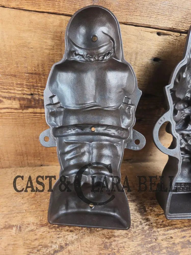 Ho Ho Hold the SHOW!! The Authentic #897/898 Griswold SANTA Cake Mold (Hello Kiddies!). Many copies are out there see