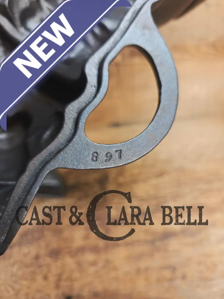 Ho Ho Hold the SHOW!! The Authentic #897/898 Griswold SANTA Cake Mold (Hello Kiddies!). Many copies are out there see