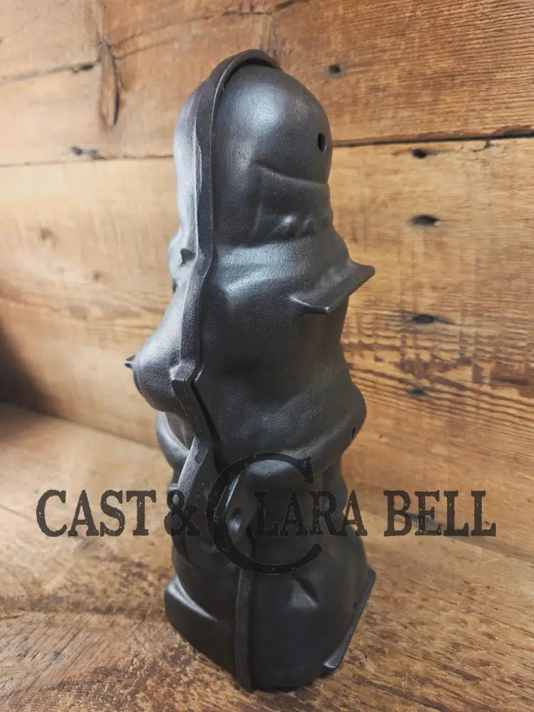 Ho Ho Hold the SHOW!! The Authentic #897/898 Griswold SANTA Cake Mold (Hello Kiddies!). Many copies are out there see