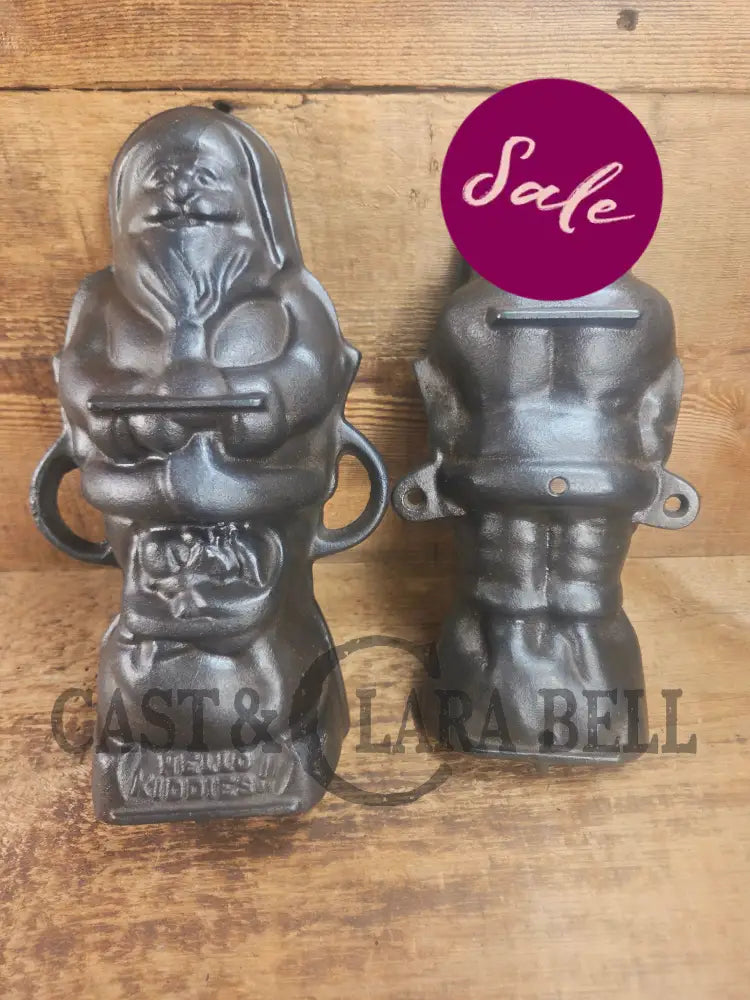 Ho Ho Hold the SHOW!! The Authentic #897/898 Griswold SANTA Cake Mold (Hello Kiddies!). Many copies are out there see