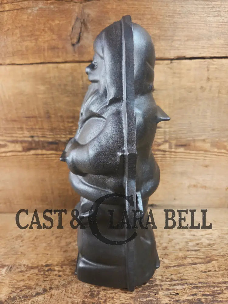 Ho Ho Hold the SHOW!! The Authentic #897/898 Griswold SANTA Cake Mold (Hello Kiddies!). Many copies are out there see