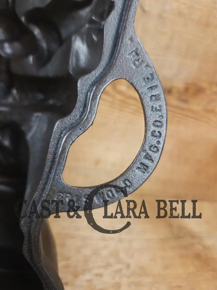 Ho Ho Hold the SHOW!! The Authentic #897/898 Griswold SANTA Cake Mold (Hello Kiddies!). Many copies are out there see