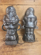 Ho Ho Hold the SHOW!! The Authentic #897/898 Griswold SANTA Cake Mold (Hello Kiddies!). Many copies are out there see