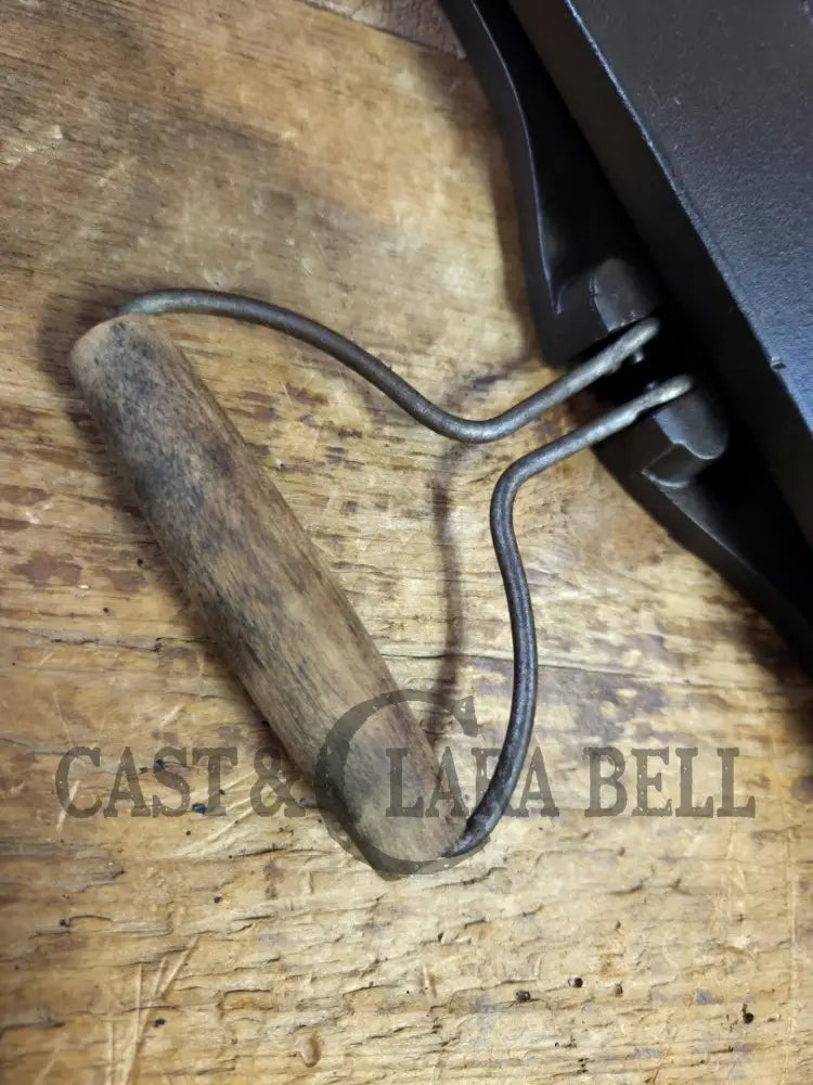 Hot Item!! Late 1800’s Fully Marked Highland Foundry Co pancake flop griddle. Very unique gift idea and new family