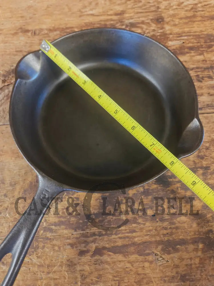 HTF! 1920’s #5 O’Brien and O’Brien (Chicago IL) Cast iron Skillet. Unique for the collector! - Skillet