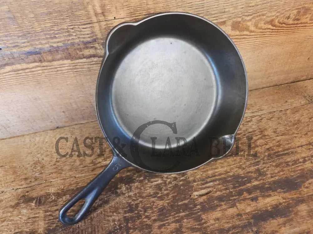 HTF! 1920’s #5 O’Brien and O’Brien (Chicago IL) Cast iron Skillet. Unique for the collector! - Skillet