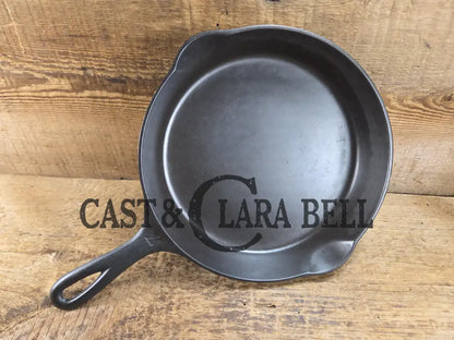 HTF 1920’s Griswold Fully Marked Victor #7 Skillet with Heat Ring 721 B. Fully Restored and Ready to Use! Skillet