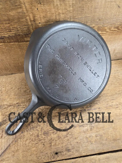 HTF 1920’s Griswold Fully Marked Victor #7 Skillet with Heat Ring 721 B. Fully Restored and Ready to Use! Skillet