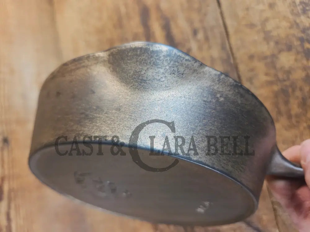 HTF! 1924 Wagner Ware #4 Cast Iron Skillet with Heat Ring 1054. Plating outside black iron inside. Beautiful patina!