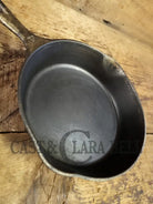 HTF! 1924 Wagner Ware #4 Cast Iron Skillet with Heat Ring 1054. Plating outside black iron inside. Beautiful patina!