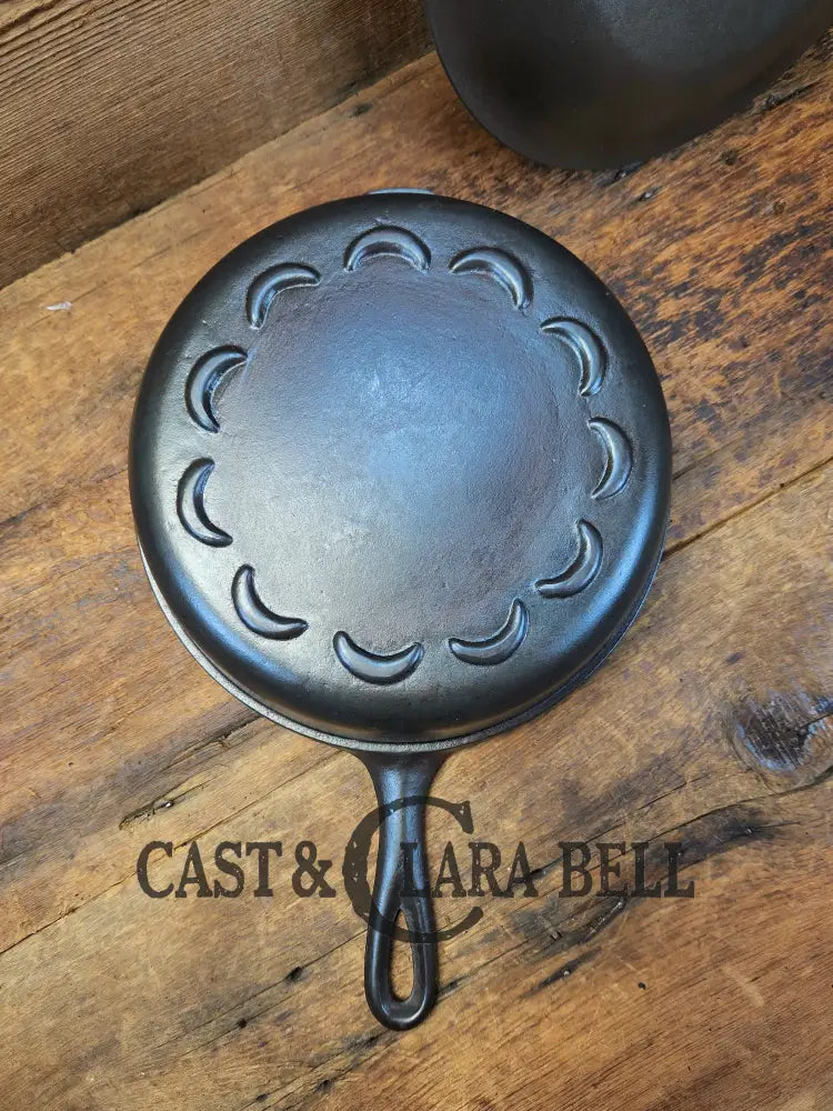 Htf! 1930’S Era Lodge #8 Skillet With Crescent Or ’Scalloped’ Bottom And Lid. Raised Z Makers