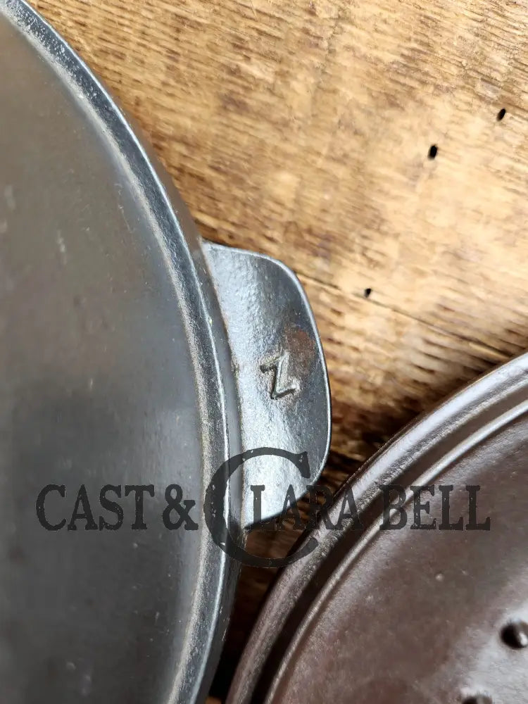 Htf! 1930’S Era Lodge #8 Skillet With Crescent Or ’Scalloped’ Bottom And Lid. Raised Z Makers