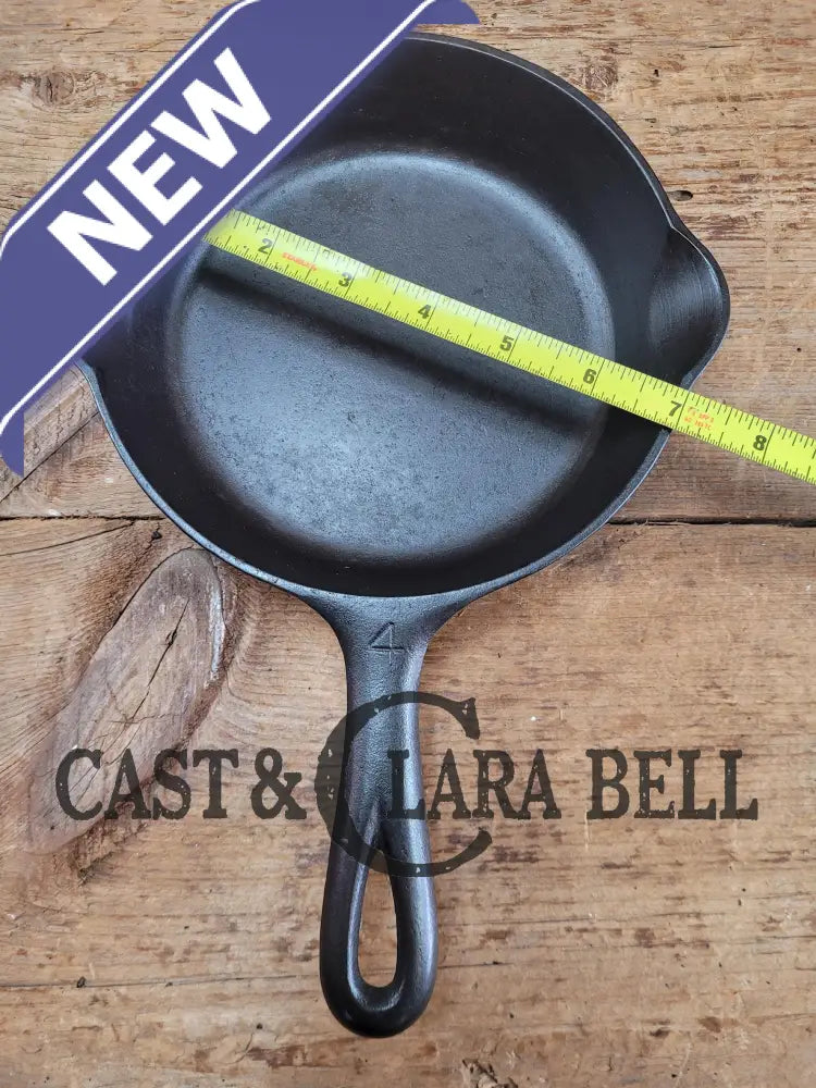 Htf 1930’S Griswold #4 Cast Iron Skillet With Large Block Logo 702 Smooth Bottom. Awesome Piece!