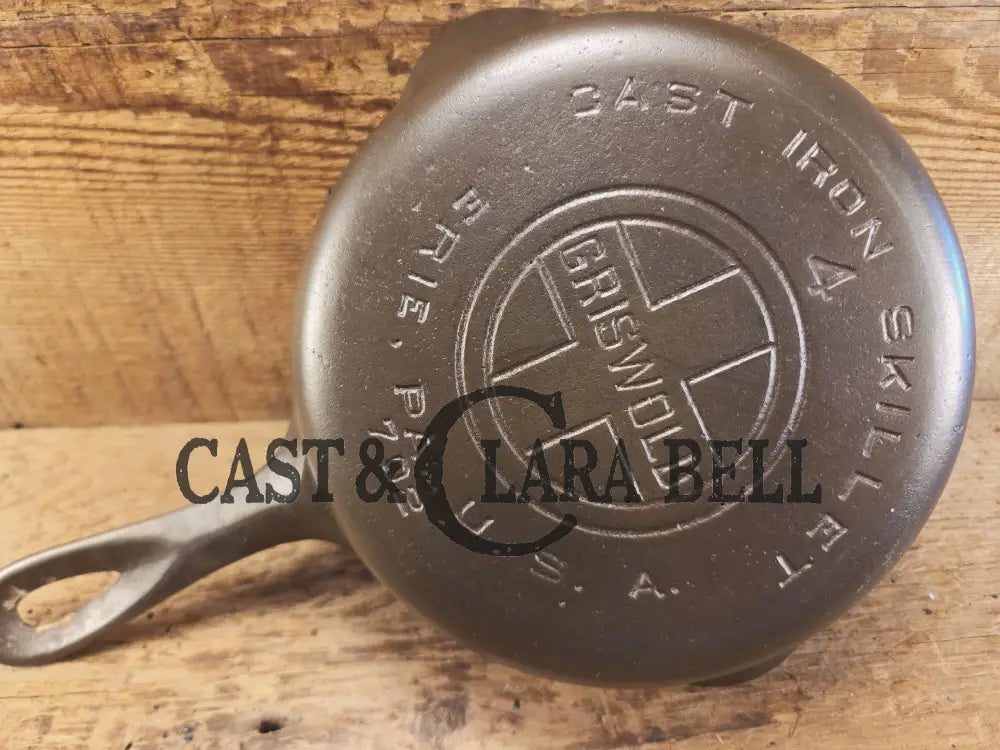 HTF 1930’s Griswold #4 Cast Iron Skillet with Large Block Logo 702 Smooth Bottom. Collector Grade Skillet