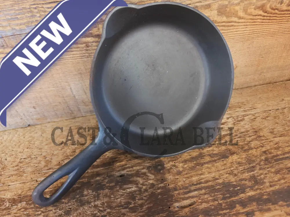HTF 1930’s Griswold #4 Cast Iron Skillet with Large Block Logo 702 Smooth Bottom. Collector Grade - Skillet
