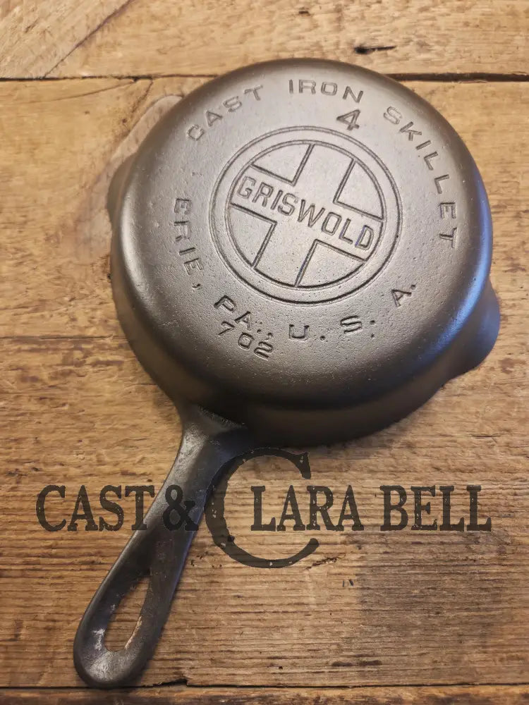 HTF 1930’s Griswold #4 Cast Iron Skillet with Large Block Logo 702 Smooth Bottom. Collector Grade Skillet