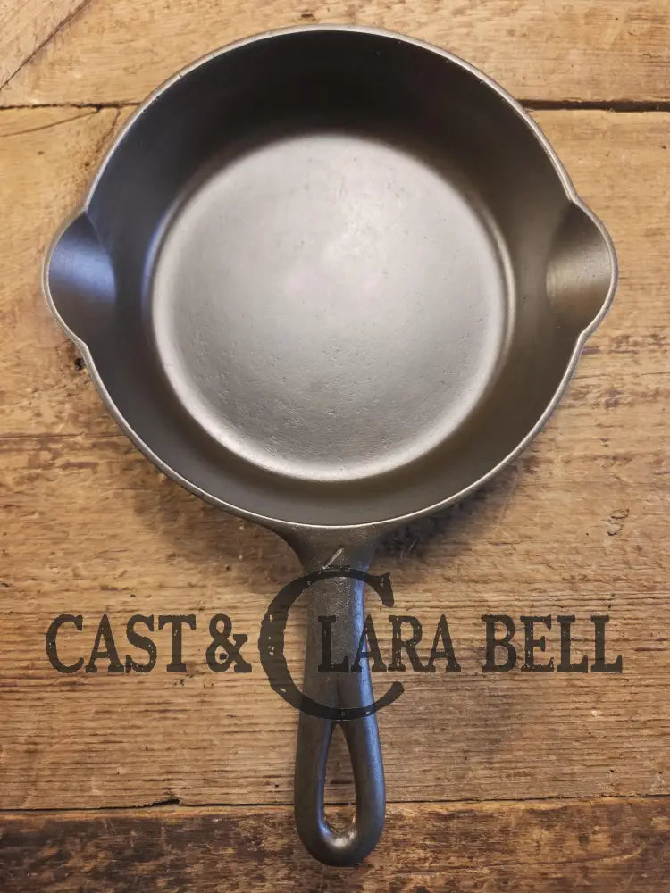 HTF 1930’s Griswold #4 Cast Iron Skillet with Large Block Logo 702 Smooth Bottom. Collector Grade Skillet