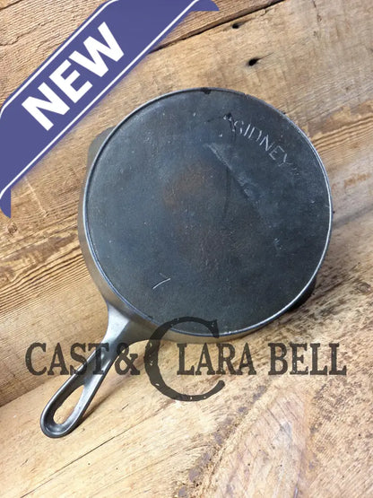 HTF and Gorgeous! 1905 Era Wagner made Sidney ’Arc logo’ #7 Cast Iron Skillet. VERY good condition!
