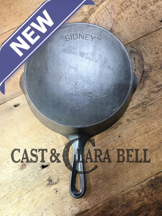 HTF and Gorgeous! 1905 Era Wagner made Sidney ’Arc logo’ #7 Cast Iron Skillet. VERY good condition!