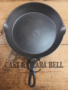 HTF and Gorgeous! Early 1900’s Wagner ’Arc Straight’ logo #10 Cast Iron Skillet. Big skillet for big appetites! Skillet