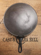 HTF and Gorgeous! Early 1900’s Wagner ’Arc Straight’ logo #10 Cast Iron Skillet. Big skillet for big appetites! Skillet