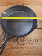 HTF and Gorgeous! Early 1900’s Wagner ’Arc Straight’ logo #10 Cast Iron Skillet. Big skillet for big appetites! Skillet