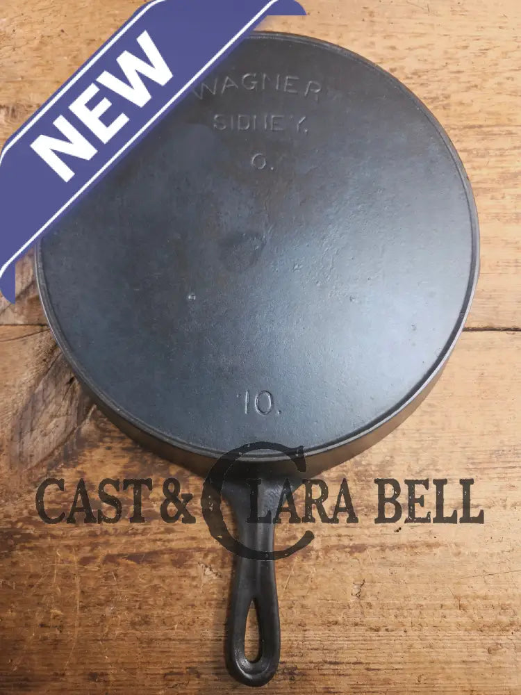 HTF and Gorgeous! Early 1900’s Wagner ’Arc Straight’ logo #10 Cast Iron Skillet. Big skillet for big appetites! Skillet