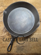 HTF and Gorgeous! Early 1900’s Wagner ’Arc Straight’ logo #10A Cast Iron Skillet. Big skillet for big appetites! SC24