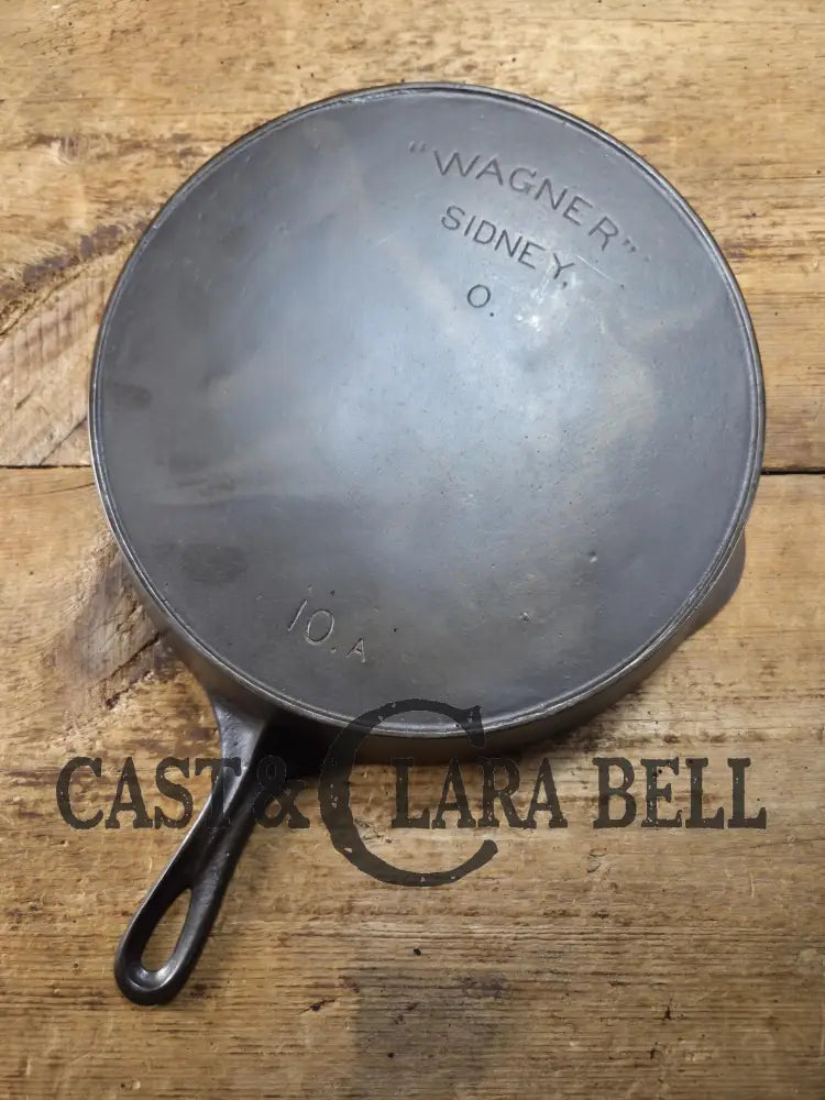 HTF and Gorgeous! Early 1900’s Wagner ’Arc Straight’ logo #10A Cast Iron Skillet. Big skillet for big appetites! SC24