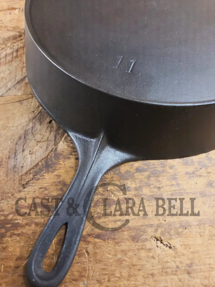 HTF and Gorgeous! Early 1900’s Wagner ’Arc Straight’ logo #11 Cast Iron Skillet Skillet