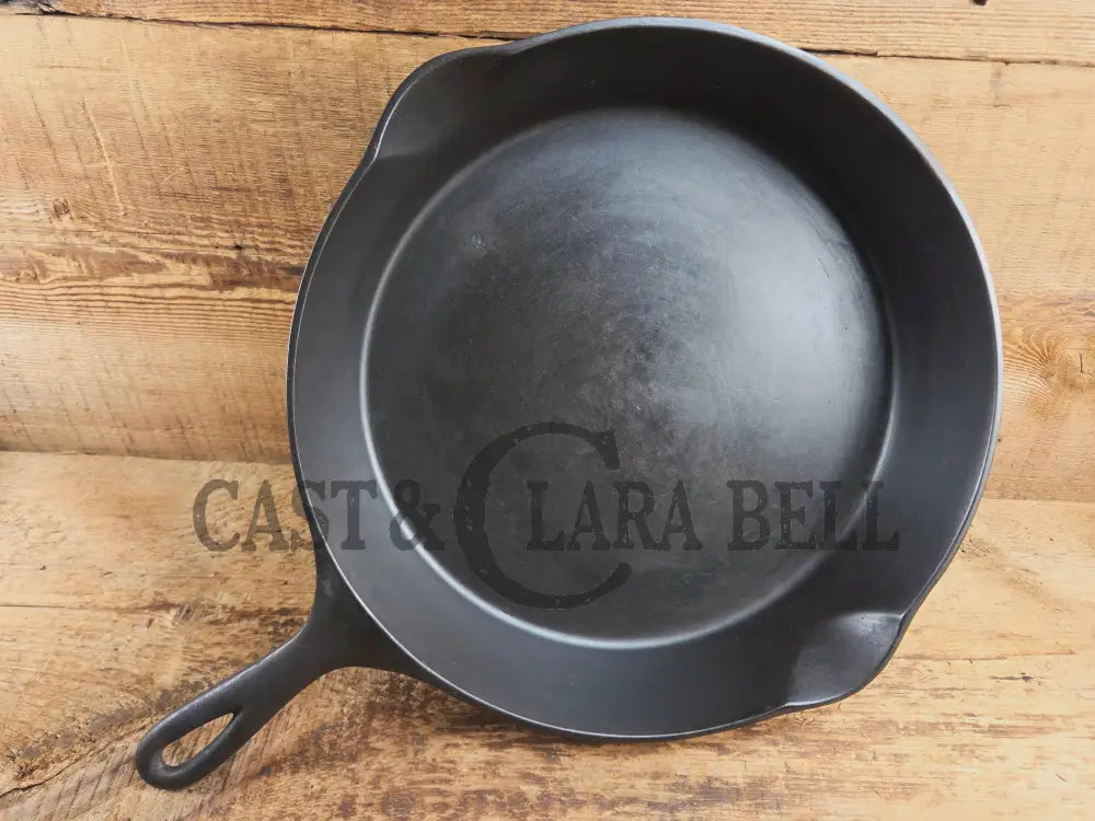 HTF and Gorgeous! Early 1900’s Wagner ’Arc Straight’ logo #11 Cast Iron Skillet Skillet
