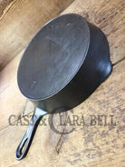 HTF and Gorgeous! 1905 Era Wagner made Sidney ’Arc logo’ #7 Cast Iron Skillet. VERY good condition!